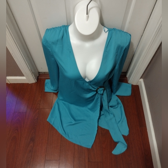 🆕️PrettyLittleThing Blue Shoulder Pad Buckle Detail Shift Dress Sz 10 - Picture 7 of 9